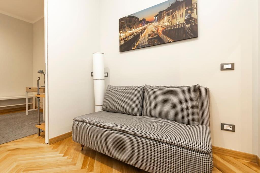 The Italian Design - 10 Minutes To Duomo Apartment Milan Luaran gambar