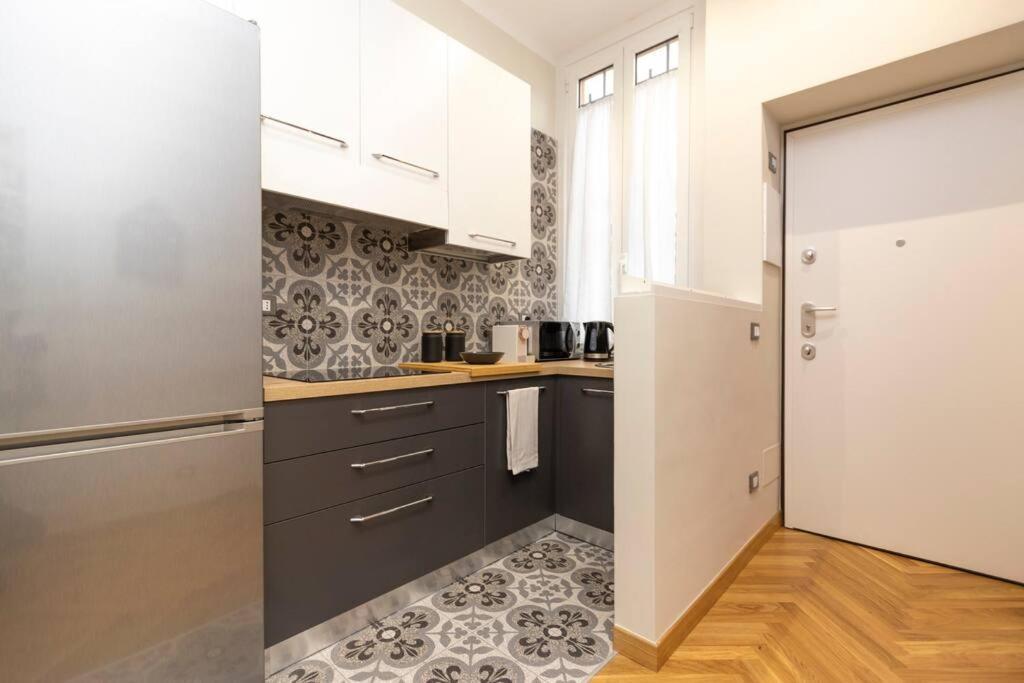 The Italian Design - 10 Minutes To Duomo Apartment Milan Luaran gambar